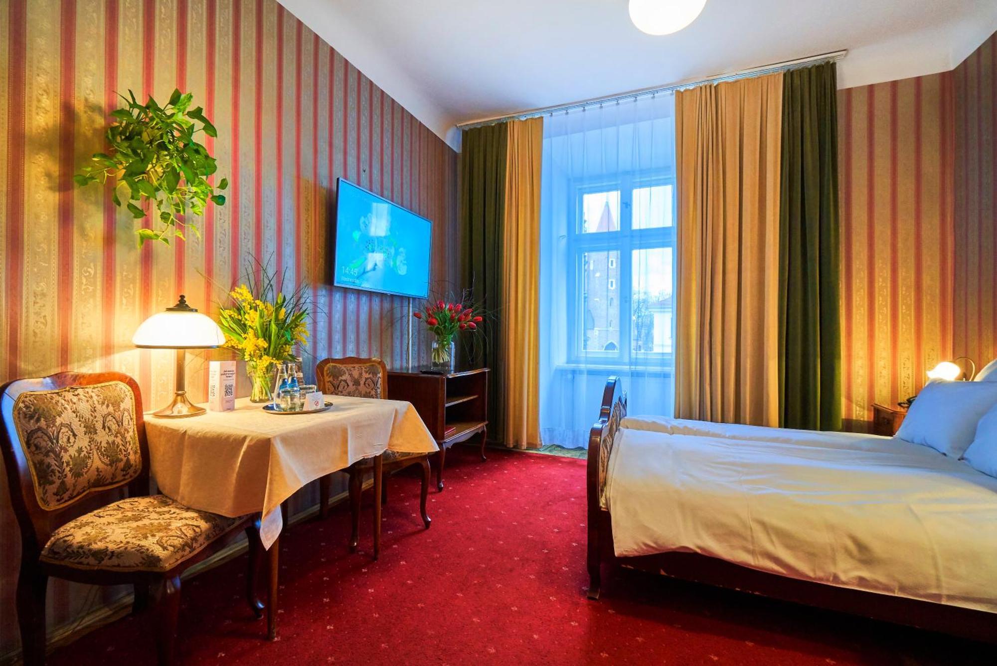 Pollera Hotel